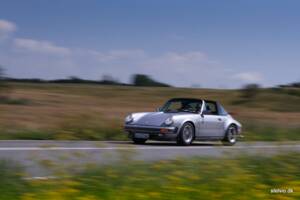 Image 44/44 de Porsche 911 Carrera 3.2 &quot;#250.000 911&quot; (1988)