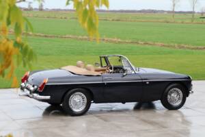 Afbeelding 7/50 van MG MGB (1973)