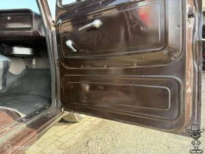 Image 13/42 of Chevrolet C10 Fleetside (1964)