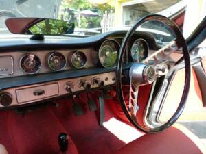 Image 2/8 of Volvo 1800 S (1964)
