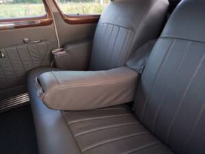 Image 14/50 of Cadillac 61 Sedan (1941)