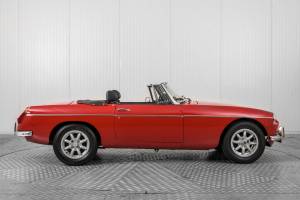Afbeelding 12/50 van MG MGB (1973)