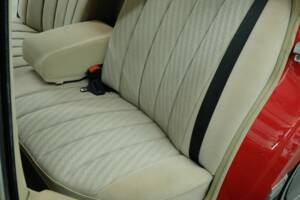 Bild 36/50 von Mercedes-Benz 260 SE (1986)