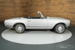 Image 14/19 de Mercedes-Benz 280 SL (1968)