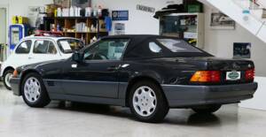 Image 8/36 of Mercedes-Benz 300 SL-24 (1993)