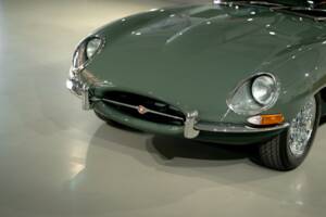 Image 16/50 of Jaguar E-Type 4.2 (1966)