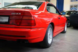 Immagine 18/50 di BMW 850i (1990)
