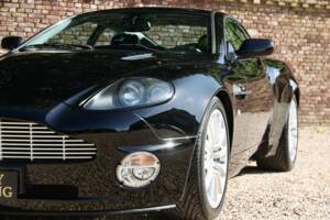 Image 33/50 of Aston Martin V12 Vanquish (2002)