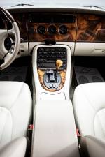 Image 16/37 of Jaguar XKR (1998)