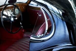 Image 16/47 de Jaguar XK 120 FHC (1954)