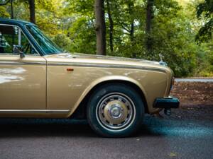 Image 9/36 de Rolls-Royce Silver Shadow II (1980)