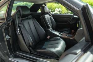 Image 28/50 of Mercedes-Benz 300 SL (1990)