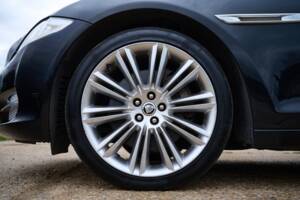 Bild 46/50 von Jaguar XJ 5.0 (2011)