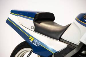 Image 30/50 of Yamaha FZ 750 (1986)