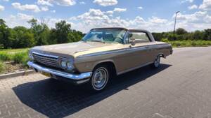 Image 4/21 of Chevrolet Impala Sport Coupe (1962)