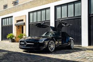 Bild 8/38 von Mercedes-Benz SLS AMG (2011)