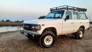Image 11/61 of Toyota Land Cruiser FJ 62 (1989)