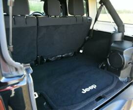 Image 40/50 de Jeep Wrangler Sahara 4.0L (2014)