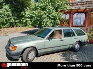 Bild 4/15 von Mercedes-Benz 300 TE 4-Matic (1988)