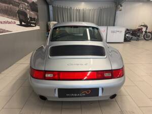 Imagen 10/19 de Porsche 911 Carrera 4 (1995)