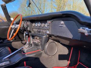 Image 62/62 of Jaguar E-Type (1969)