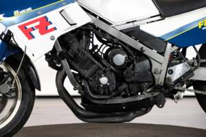 Image 13/50 of Yamaha FZ 750 (1986)