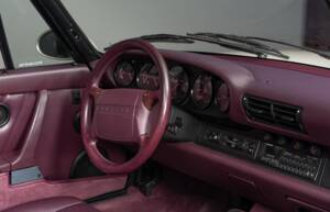 Image 24/41 de Porsche 911 Carrera 2 (1992)