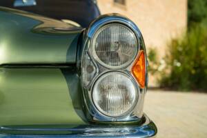 Image 43/50 of Mercedes-Benz 220 SE b (1964)