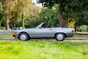 Afbeelding 12/27 van Mercedes-Benz 420 SL (1987)