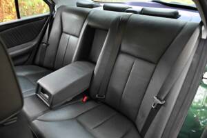 Image 13/50 of Mercedes-Benz E 320 (1998)