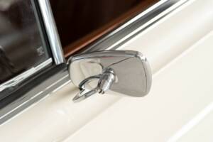 Bild 18/44 von Mercedes-Benz 220 SE b (1964)