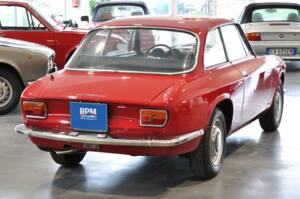 Imagen 7/43 de Alfa Romeo Giulia GT 1300 Junior (1971)
