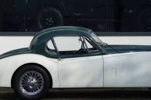 Image 4/13 of Jaguar XK 120 FHC (1953)