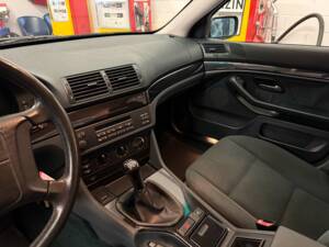 Bild 9/16 von BMW 520i (1999)