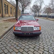 Immagine 12/162 di Mercedes-Benz 230 CE (1989)