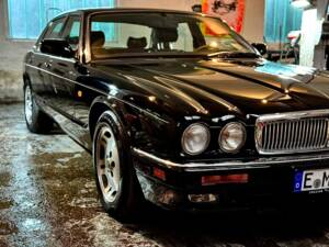 Bild 1/5 von Jaguar XJ6 3.2 (1995)