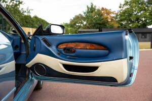 Immagine 33/46 di Aston Martin DB 7 Vantage Volante (2000)