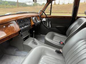Image 20/36 of Jaguar Mk II 3.8 (1964)