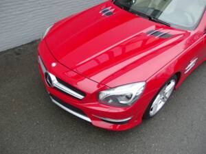 Image 11/99 of Mercedes-Benz SL 63 AMG (2012)