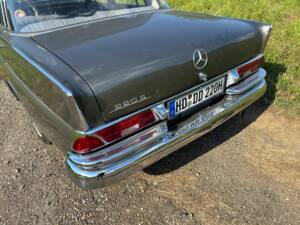Bild 8/9 von Mercedes-Benz 220 SE b (1964)
