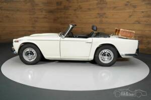 Image 15/19 of Triumph TR 4A IRS (1966)