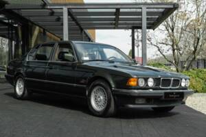 Image 3/36 of BMW 750iL (1989)