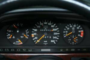 Image 14/30 of Mercedes-Benz 560 SEL (1989)