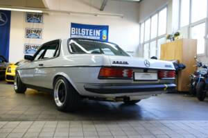Immagine 12/40 di Mercedes-Benz 280 CE (1980)