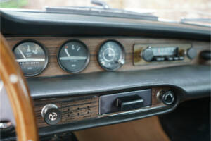Image 37/50 of Volvo 1800 E (1971)