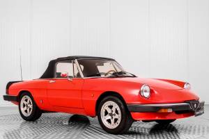 Image 39/50 of Alfa Romeo 1.6 Spider (1985)