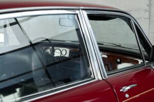Bild 33/50 von Jaguar XJ 6 L 4.2 (1974)