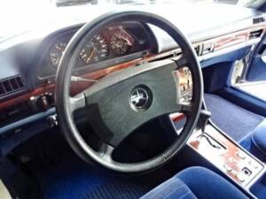 Image 18/36 de Mercedes-Benz 500 SEC (1984)