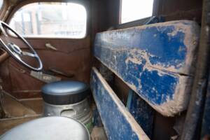 Image 99/134 of Ford V8 (1937)