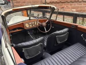 Image 2/8 of Riley 2.5 Litre RMD (1950)